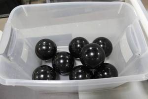 lot 538 image: Lot of (8) Ball Dcor Black  4-12D (in plastic bin)