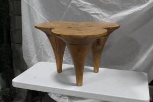 lot 578 image: Wood Butterfly Table 33Lx30Wx19H