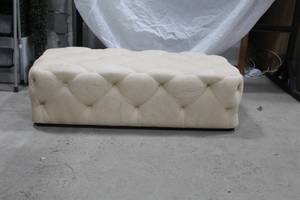 lot 489 image: Ottoman Linen 54Lx29Wx15H