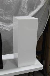 lot 496 image: Acrylic Display White 12Lx12Wx30H