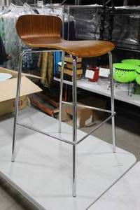 lot 621 image: Metal Bar Stool with Curved Wood Seat 19Wx20Dx35H