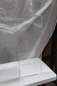 lot 592 image: Acrylic Display Clear 12Lx12Wx30H
