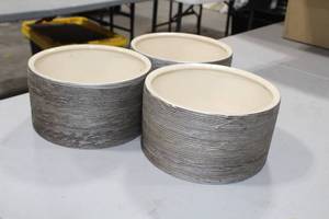 lot 639 image: Lot of (2) Table Vase Grey 9Dx5H