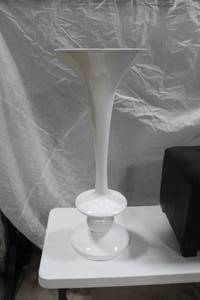 lot 670 image: Vase Dcor White 15Dx38H
