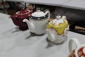 lot 735 image: Lot of (3) Ceramic Tea Pot - Gracie China, Graces Teaware, Hall