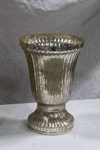 lot 690 image: Z Gallerie Eaton Vase 11Dx16H (in box)