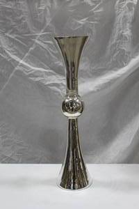 lot 697 image: Z Gallerie Glass Clarion Vase Clear with Silver 9Dx36H (in box)