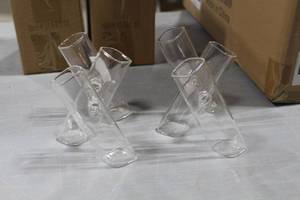 lot 817 image: Lot of (2) Accent Dcor Glass Vase Clear 5H (new in box)