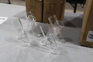 lot 820 image: Lot of (2) Accent Dcor Glass Vase Clear 5H (new in box)