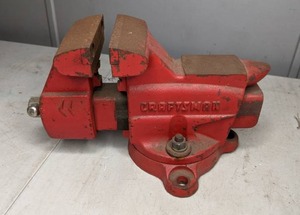 lot 67 image: Craftsman Bench Vise