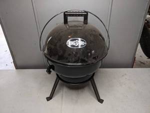 lot 66 image: Kingsford Portable Charcoal Grill