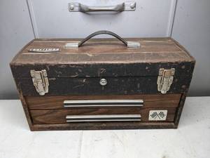 lot 72 image: Vintage Craftsman Wood Grain Rally Tool Box