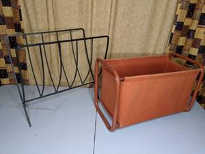 lot 268 image: Magazine racks (2)