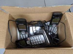 lot 248 image: VTech Cordless Phones (3)