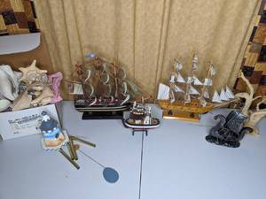 lot 218 image: Nautical Decor Lot