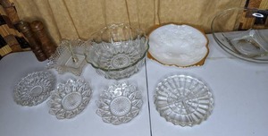 lot 205 image: S&P Shakers, Vintage Glass Servingware