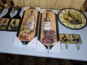 lot 209 image: Seven Pieces Framed Wine Decor