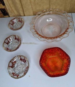lot 214 image: Vintage Colored Glass