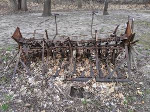 lot 111 image: Antique Primitive Van Brunt Seed Drill