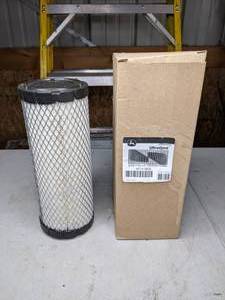 lot 121 image: John Deere UltraGard Air Filter