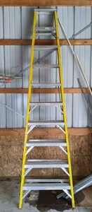 lot 13 image: Werner 10 Ft. Fiberglass Ladder