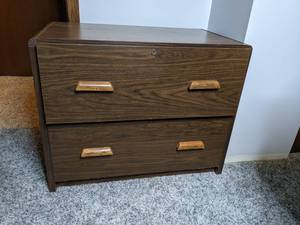 lot 178 image: Vintage Two Drawer Bedroom Dresser