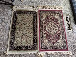 lot 188 image: Pair of Traditional 19 x 32 Rugs