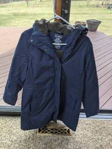 lot 195 image: Womens L.L. Bean Winter Coat - Medium
