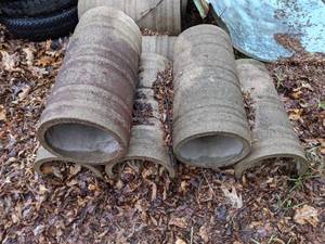 lot 387 image: Lot of 27 Hollow Concrete Garden Cylinders