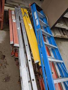 lot 124 image: Six Stepladders