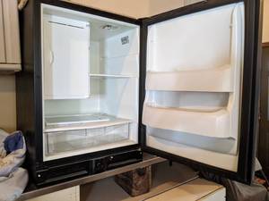 lot 365 image: Small Refrigerator