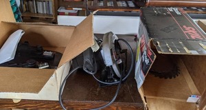 lot 321 image: Hedger Power Pruner & Skilsaw Circular Saw w Extra Blades