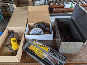 lot 327 image: Vintage Metal Tool Boxes & Power Tools