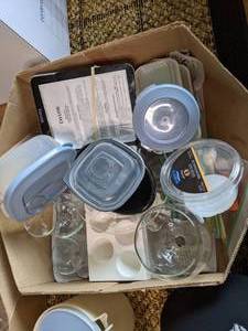 lot 132 image: Digital Kitchen Scale and Food Storage Containers