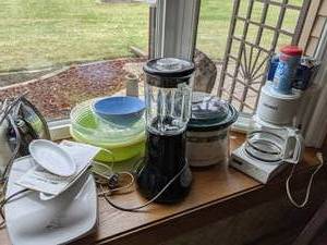 lot 145 image: Lot of Small Kitchen Appliances