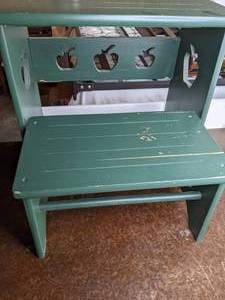 lot 313 image: Folding Wood Step Stool Shelf
