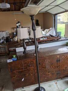 lot 315 image: Floor & Table Lamps Matched Set