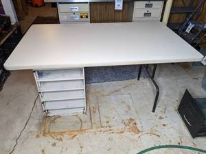 lot 412 image: Folding Table & Metal Shelf