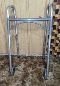 lot 426 image: Folding Walker with Wheels