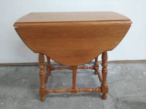End table With Folding Sides