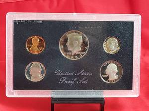 Uncirculated 1983 United States Proof Set
