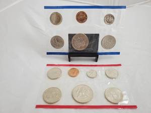 1981 U S Mint Uncirculated Philadelphia & Denver Mint Sets