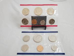 1981 U S Mint Uncirculated Philadelphia & Denver Mint Sets