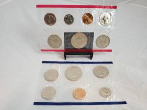 1981 U S Mint Uncirculated Philadelphia & Denver Mint Sets