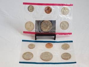 1979 U S Mint Uncirculated Philadelphia & Denver Mint Sets