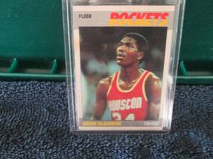 lot 514 image: 1987-88 Akeem Olajuwon Card...