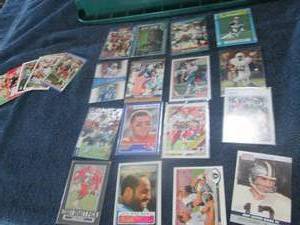 lot 526 image: 25 Football Star Cards...