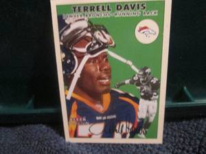 lot 563 image: 40 Terrell Davis Cards...