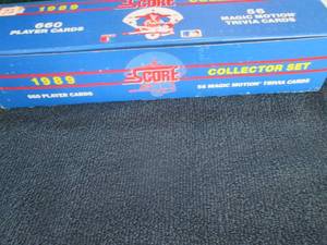lot 572 image: Topps 1989 Score Complete Set...
