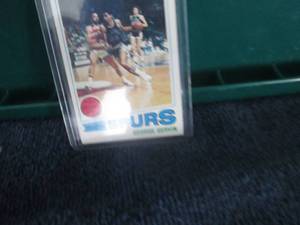 lot 587 image: 1977-78 Topps George Gervin Card...